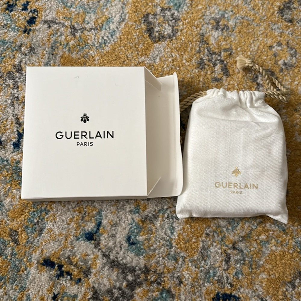 Guerlain Gift Set - Picture 7 of 9